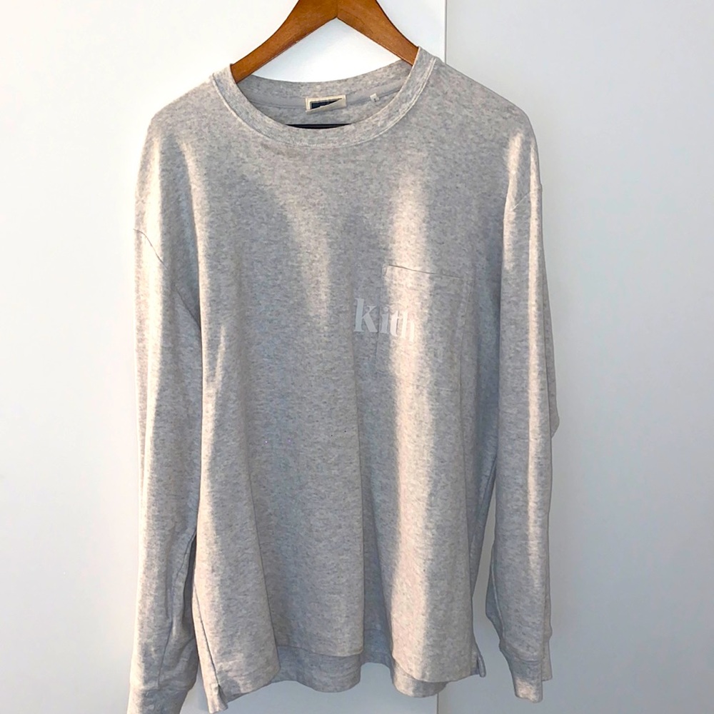 KITH Men’s heather grey long sleeve t shirt with white print logo